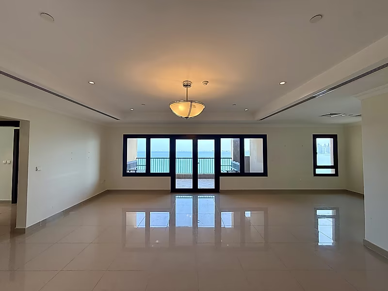 LUXURY HIGH-FLOOR 2-BEDROOM | FULL SEA VIEW | SPACIOUS 175 SQM | PORTO - Photo 1