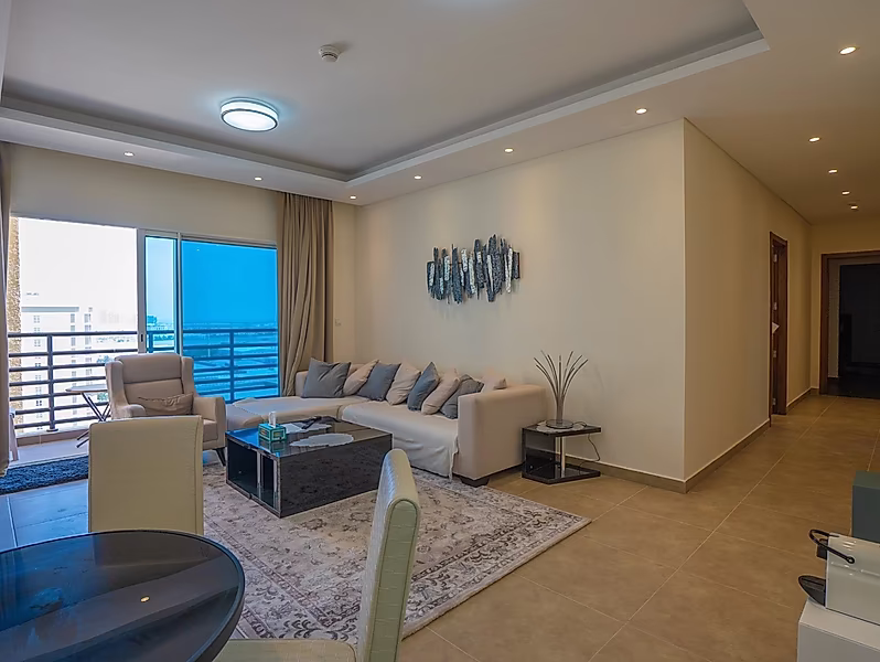 Elegant 2BR with Breathtaking Views - Photo 1