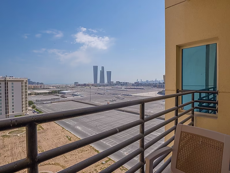Elegant 2BR with Breathtaking Views - Photo 6