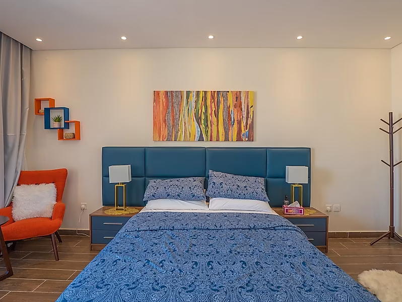 Elegant 2BR with Breathtaking Views - Photo 9