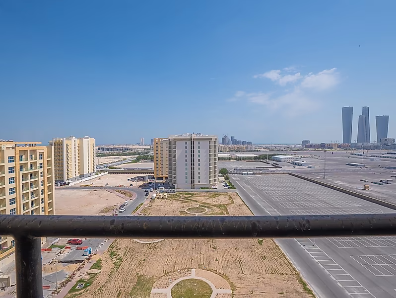 Elegant 2BR with Breathtaking Views - Photo 10