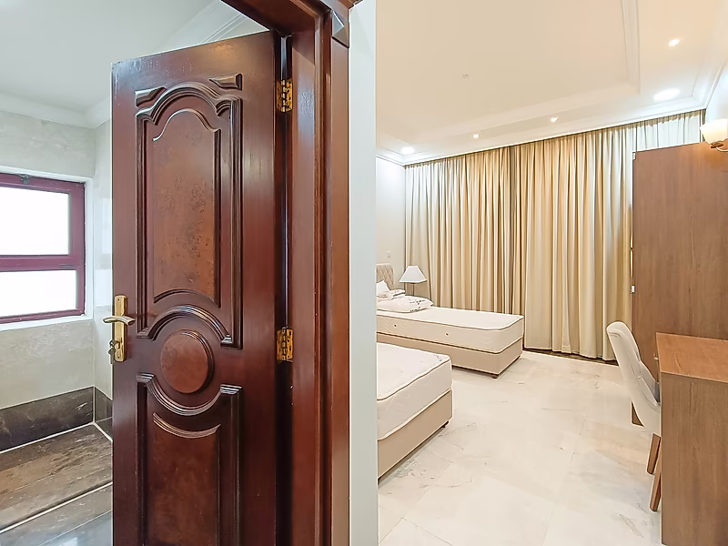 5 Bedrooms+Maid Fully Furnished Villa | West Bay Lagoon. - Photo 18