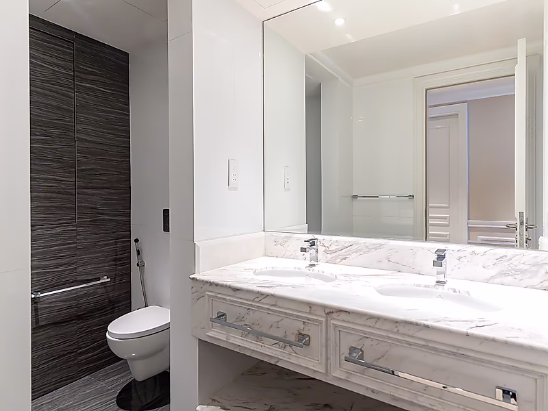 Furnished 2-Bedroom Apartment in West Bay | All Inclusive - Photo 8