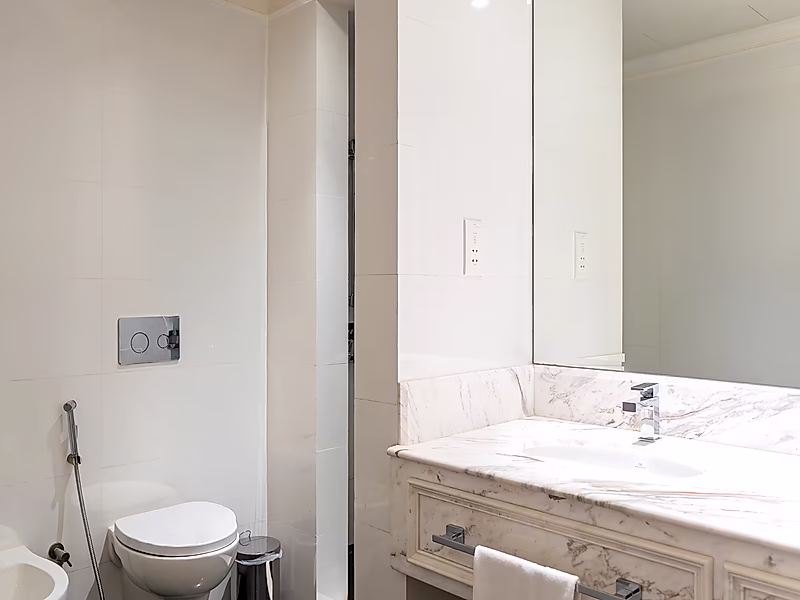Modern 1-Bedroom Furnished Apartment in West Bay | All Inclusive | Brand New - Photo 5