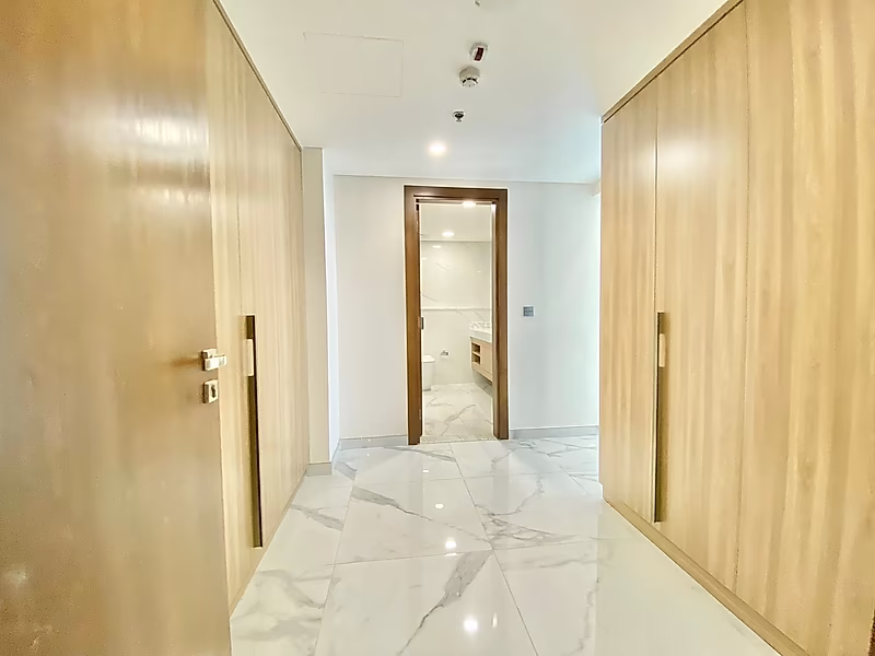 Chic 2BR Retreat | Full Sea View - Photo 3
