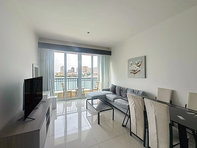 BILLS IN! ELEGANT STUDIO WITH WATERFRONT VIEWS - Photo 2
