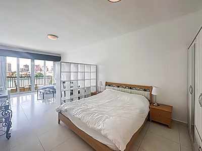 BILLS IN! ELEGANT STUDIO WITH WATERFRONT VIEWS