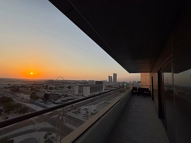 Upscale 2BR | Sea & Marina Views | Furnished - Photo 4