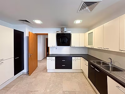 SPACIOUS SEAVIEW | 3+M | BALCONY | WESTBAY