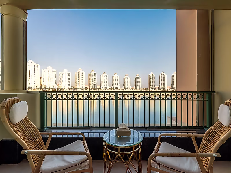 EXCLUSIVE AND UNIQUE 1 BEDROOM TOWNHOUSE | UNMATCHED VIEWS & LUXURY LIVING | VIVA BAHRIYA - Photo 3