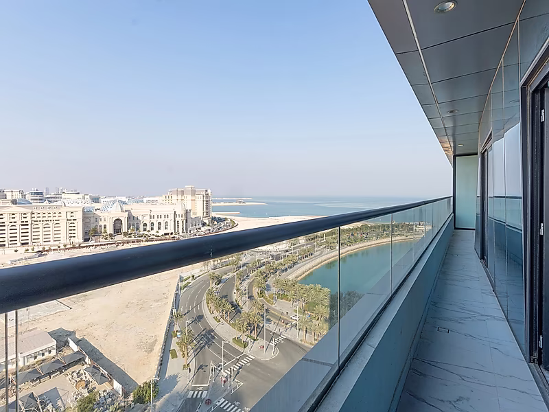 Luxury Living | Stylish 2 Bedroom With Sea View - Photo 1