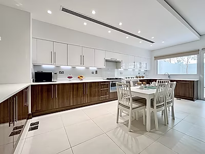LUXURIOUS 5-BEDROOM VILLA | ASPIRE ZONE!