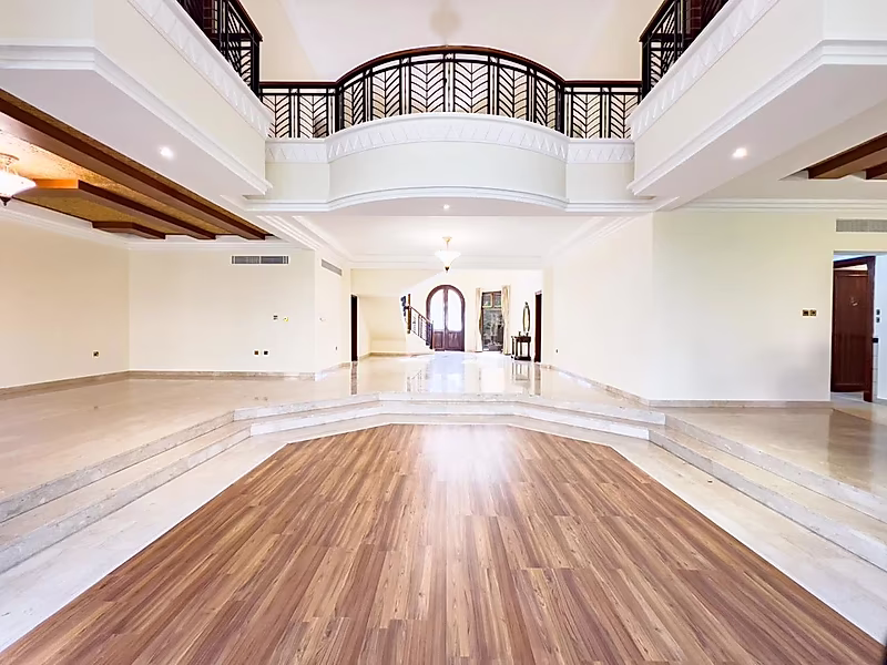 SPACIOUS 5BR VILLA | PRIME WEST BAY LAGOON - Photo 1