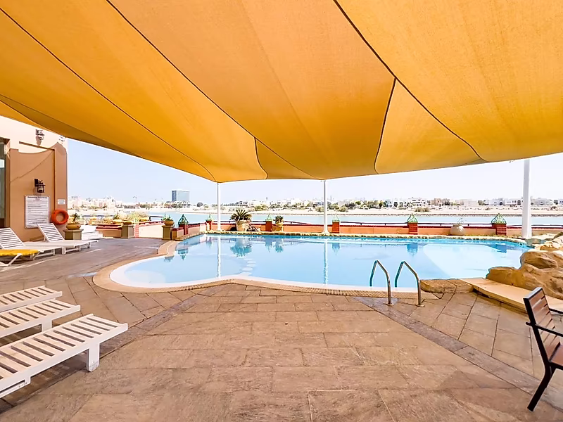SPACIOUS 5BR VILLA | PRIME WEST BAY LAGOON - Photo 16