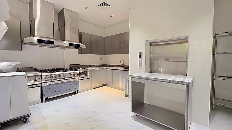 LUXURIOUS 5-BEDROOM VILLA FOR SALE IN GIARDINO VILLAGE - Photo 5