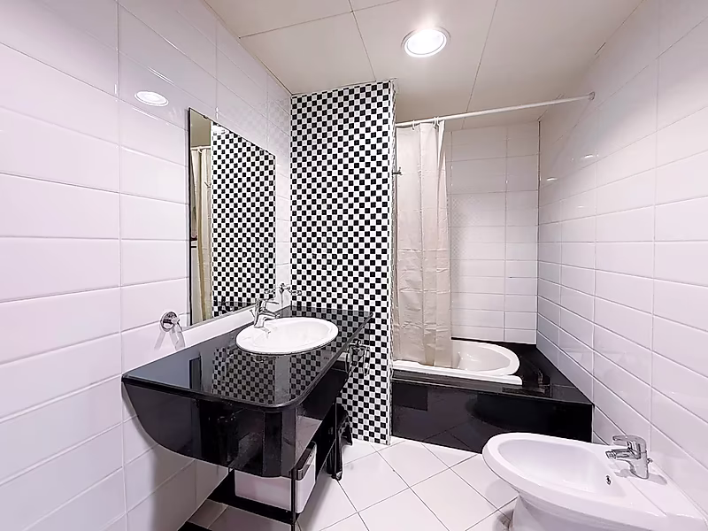 1BR+OFFICE CONVERTED INTO 2BR | HIGH FLOOR | PARTIAL MARINA & SEA VIEWS | PORTO ARABIA - Photo 8