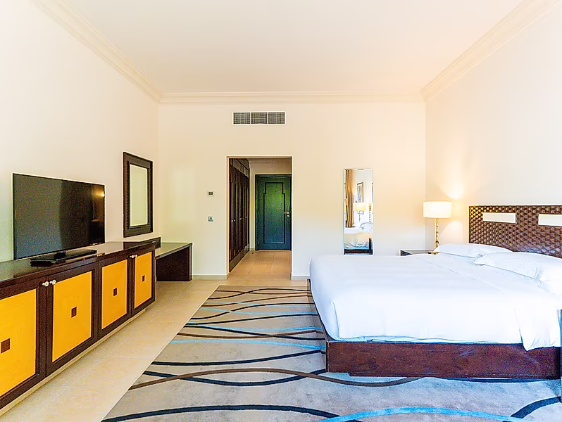 Stunning 3 BR+M Premium Compound Villa | FULLY FURNISHED | UTILITIES ALL INCLUDED - Photo 16
