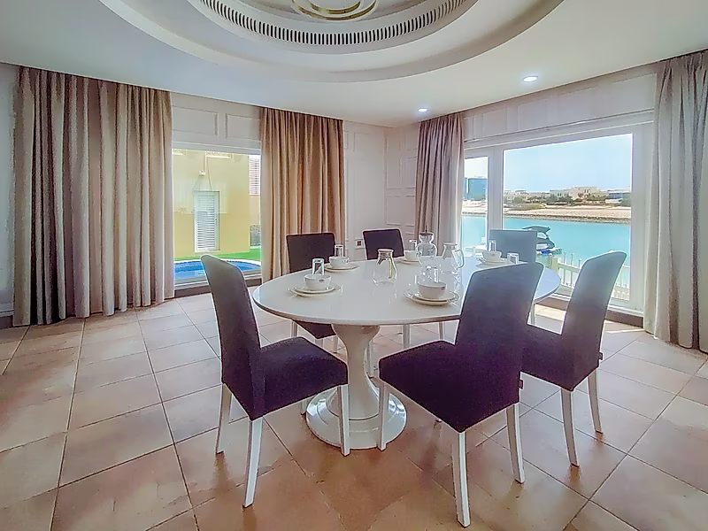 Luxury Villa | Fully Designer Funrnished | Beach View - Photo 2