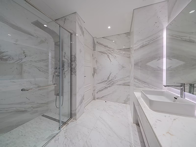 Fully Renovated Freehold Penthouse | Hot Offer & Move In Ready - Photo 14
