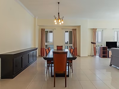 Elegant 2-Bedroom Apartment for Rent in West Bay – Modern Living in a Prime Location
