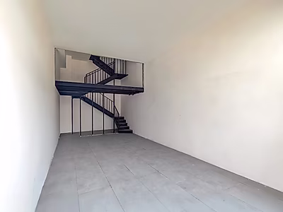 EXCELLENT LOCATION - RETAL SHOPS FOR RENT