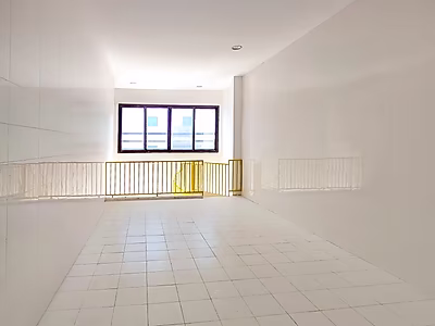 EXCELLENT LOCATION | RETAIL SHOPS FOR RENT