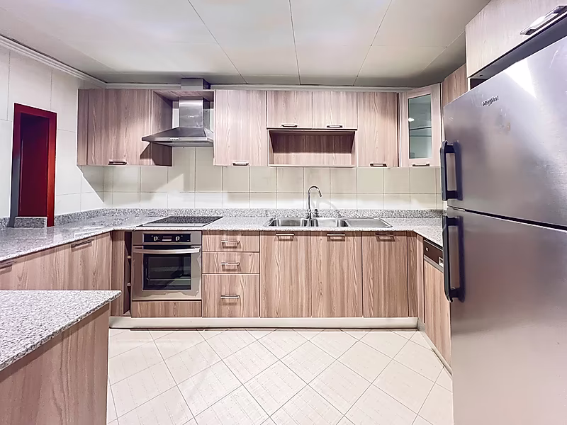 Fully Furnished 1+ Office Apartment in Porto Arabia - Photo 4