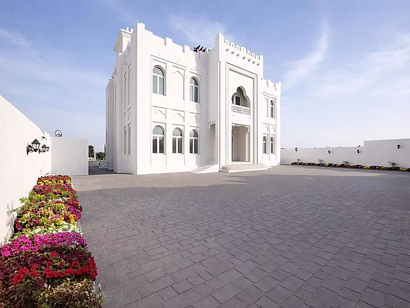 EXCEPTIONAL LUXURY STANDALONE 8-BEDROOM VILLA WITH PRIVATE LIFT | 1,200 + SQM | LUSAIL - Photo 1