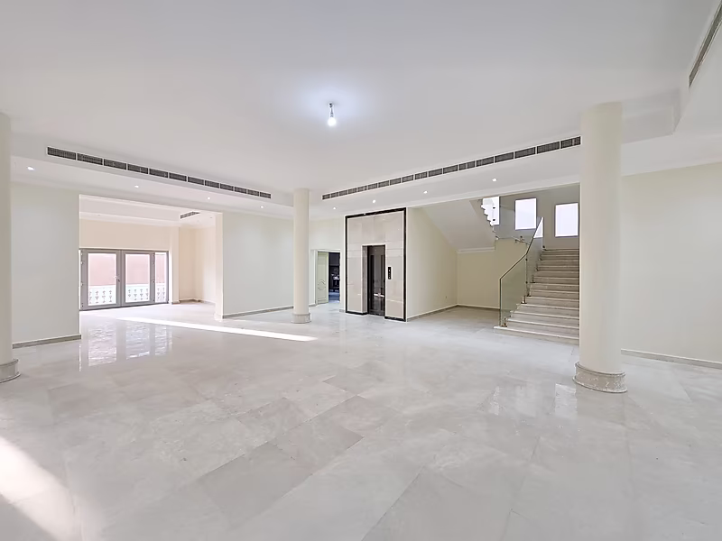 EXCEPTIONAL LUXURY STANDALONE 8-BEDROOM VILLA WITH PRIVATE LIFT | 1,200 + SQM | LUSAIL - Photo 2