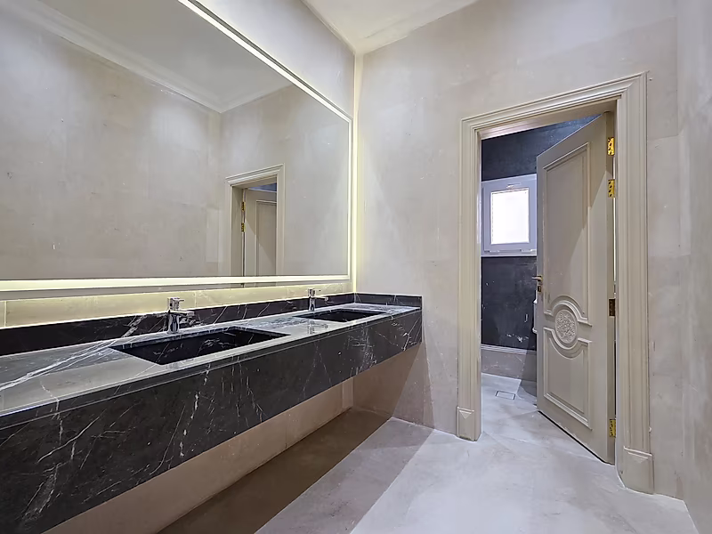 EXCEPTIONAL LUXURY STANDALONE 8-BEDROOM VILLA WITH PRIVATE LIFT | 1,200 + SQM | LUSAIL - Photo 5