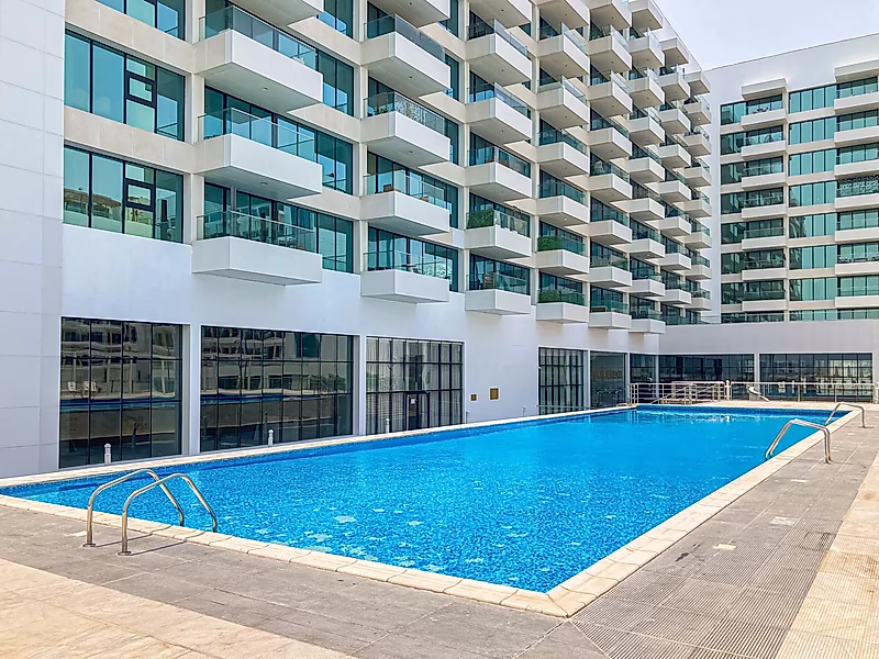 FULLY FURNISHED 1 BEDROOM VENDOME & SEA VIEW - Photo 1