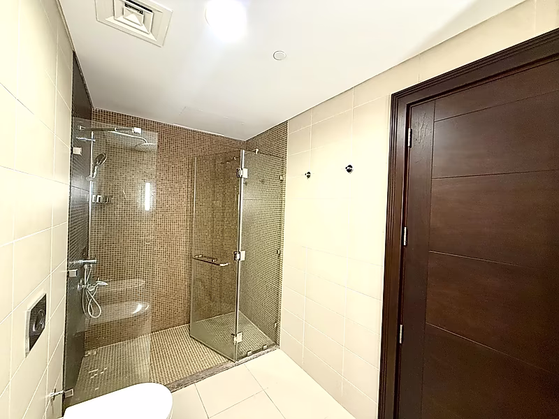 Panoramic Sea & Marina Views | High-Floor Luxury 2BR in Viva Bahriya | Beach Access | Title Deed Ready - Photo 2
