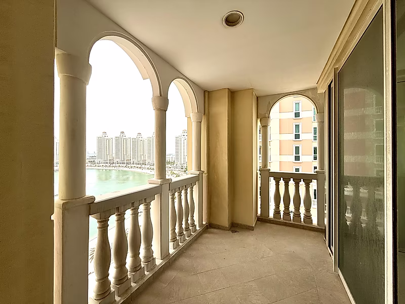 Panoramic Sea & Marina Views | High-Floor Luxury 2BR in Viva Bahriya | Beach Access | Title Deed Ready - Photo 11