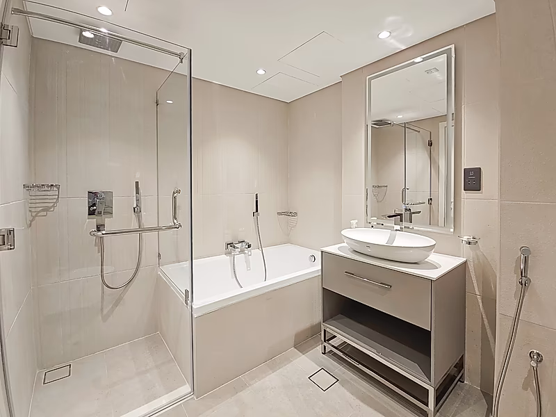 Stylish 1BR with Exquisite Finishes - Photo 4