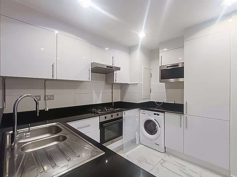 Elegant 2BR | Ready for Immediate Move-In - Photo 3