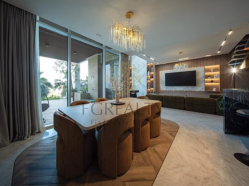 Stylish Duplex with Panoramic Views - Photo 4