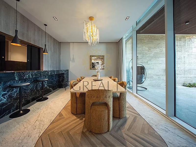 Stylish Duplex with Panoramic Views - Photo 8