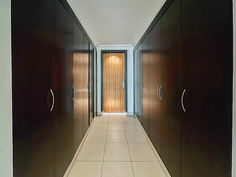 Bright & Unique Layout 1 Bedroom in Porto Arabia’s Top Tower - Sea & Kempinski View - Photo 6