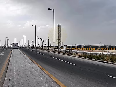 أرض مميزة للتطوير الحصري