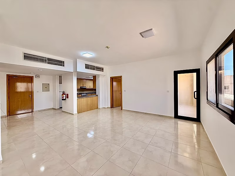 Hot Deal | 3 Bedrooms with Title Deed - Photo 3