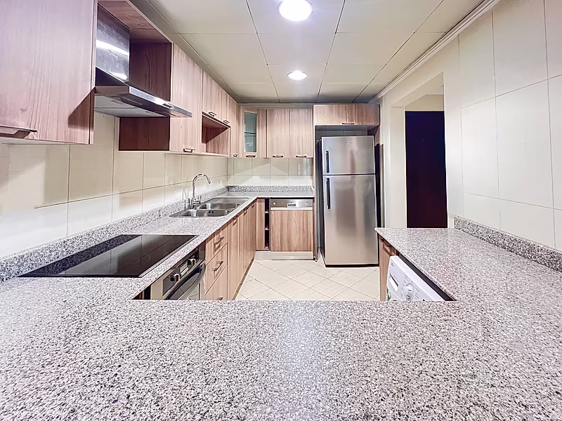 Fully Furnished 1+ Office Apartment in Porto Arabia - Photo 12