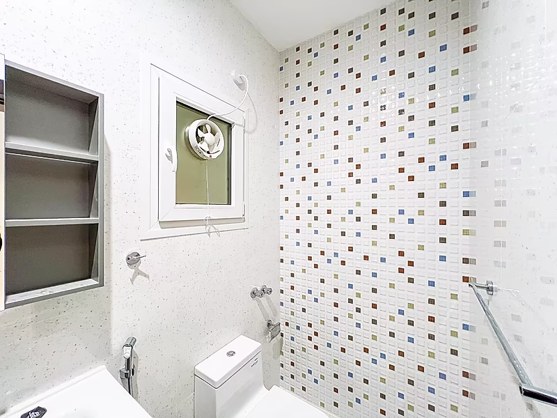 REFINED 2 BEDS! UTILITIES INCLUDED - Photo 11