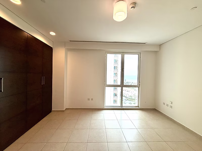 Panoramic Sea & Marina Views | High-Floor Luxury 2BR in Viva Bahriya | Beach Access | Title Deed Ready - Photo 17