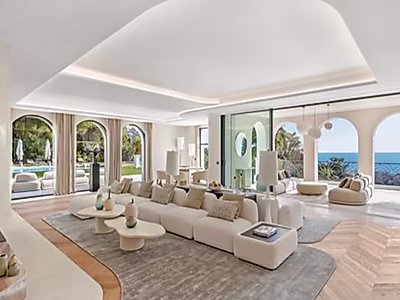 فيلا فاخرة فائقة الخصوصية بإطلالات بانورامية على البحر – كان
