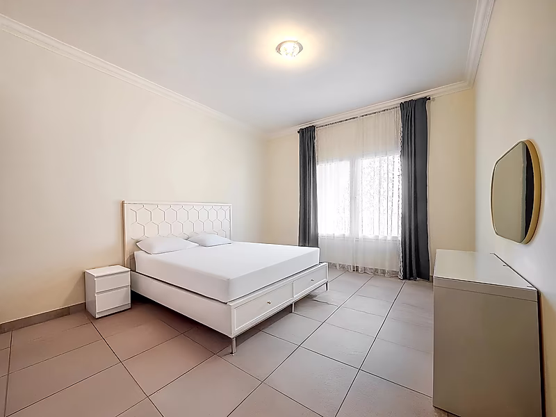 HOT Deal | Best Price For 1 Bedroom In Porto Arabia With Balcony | Tittle Deed - Photo 2