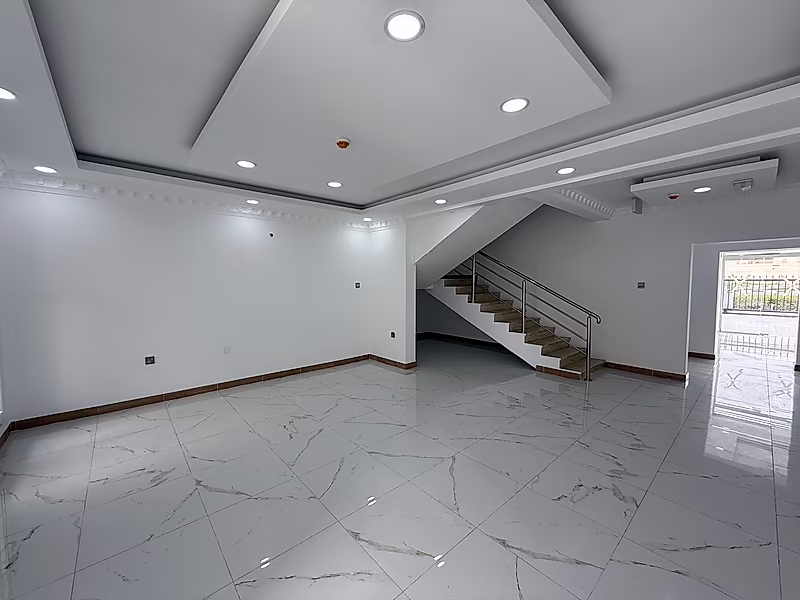 Premium 1200 Sqm Commercial Villa for rent - Photo 9