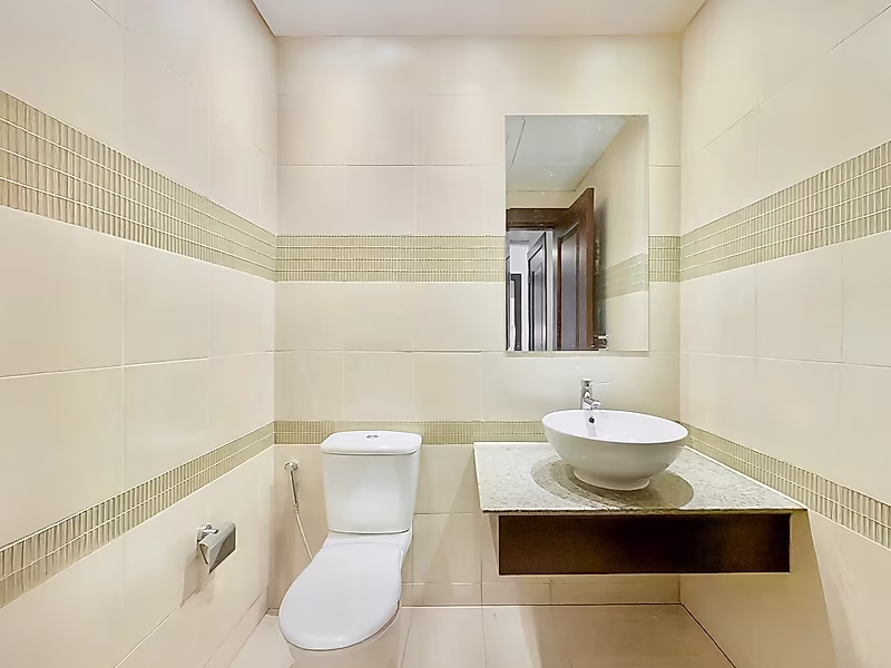Best Price in Porto Arabia | Large 1BR with Balcony in Premium Tower - Photo 3