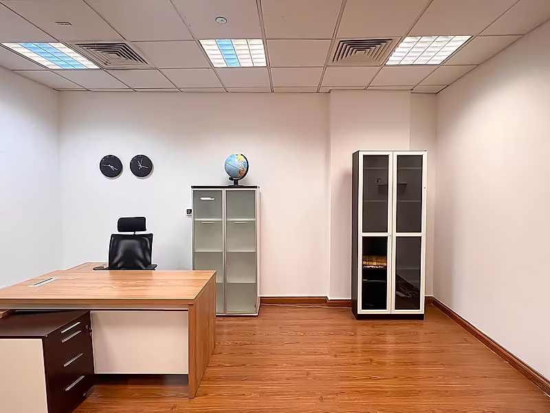 38 SQM Office space in Al Sadd - Photo 3