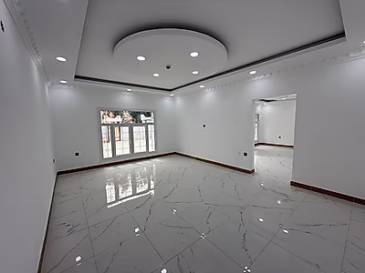 Premium 1200 Sqm Commercial Villa for rent