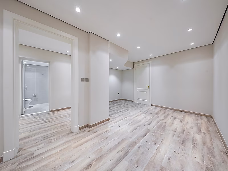 Luxury Villa for Sale in Al Kheesa – Exceptional Design & Premium Features - Photo 9
